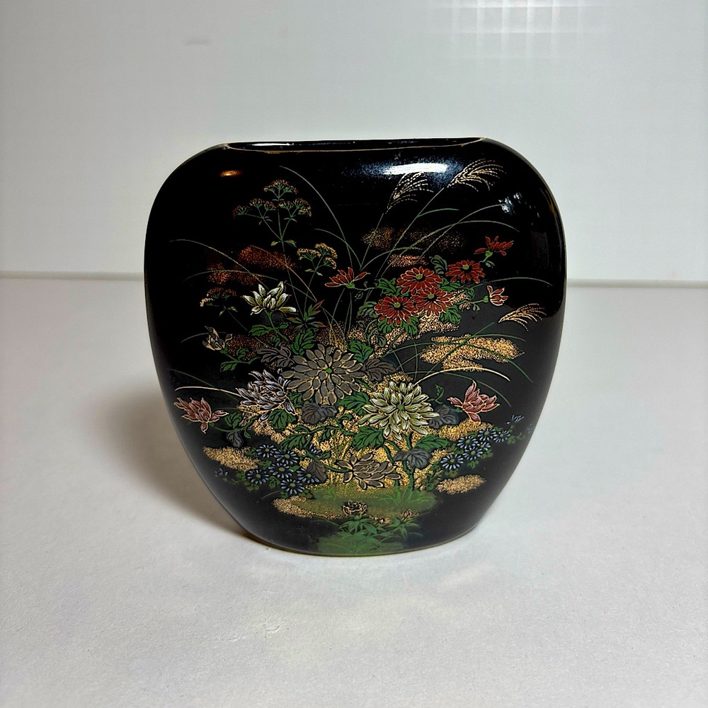 Asahi Japan Porcelain Vase Floral with Gold Trim, Narrow Sided, 4 inch High